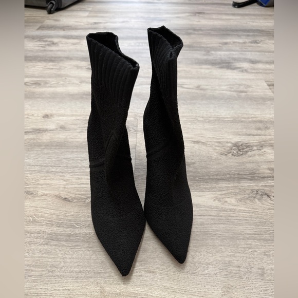 Elegant Black Stiletto Ankle Boots - Picture 2 of 6